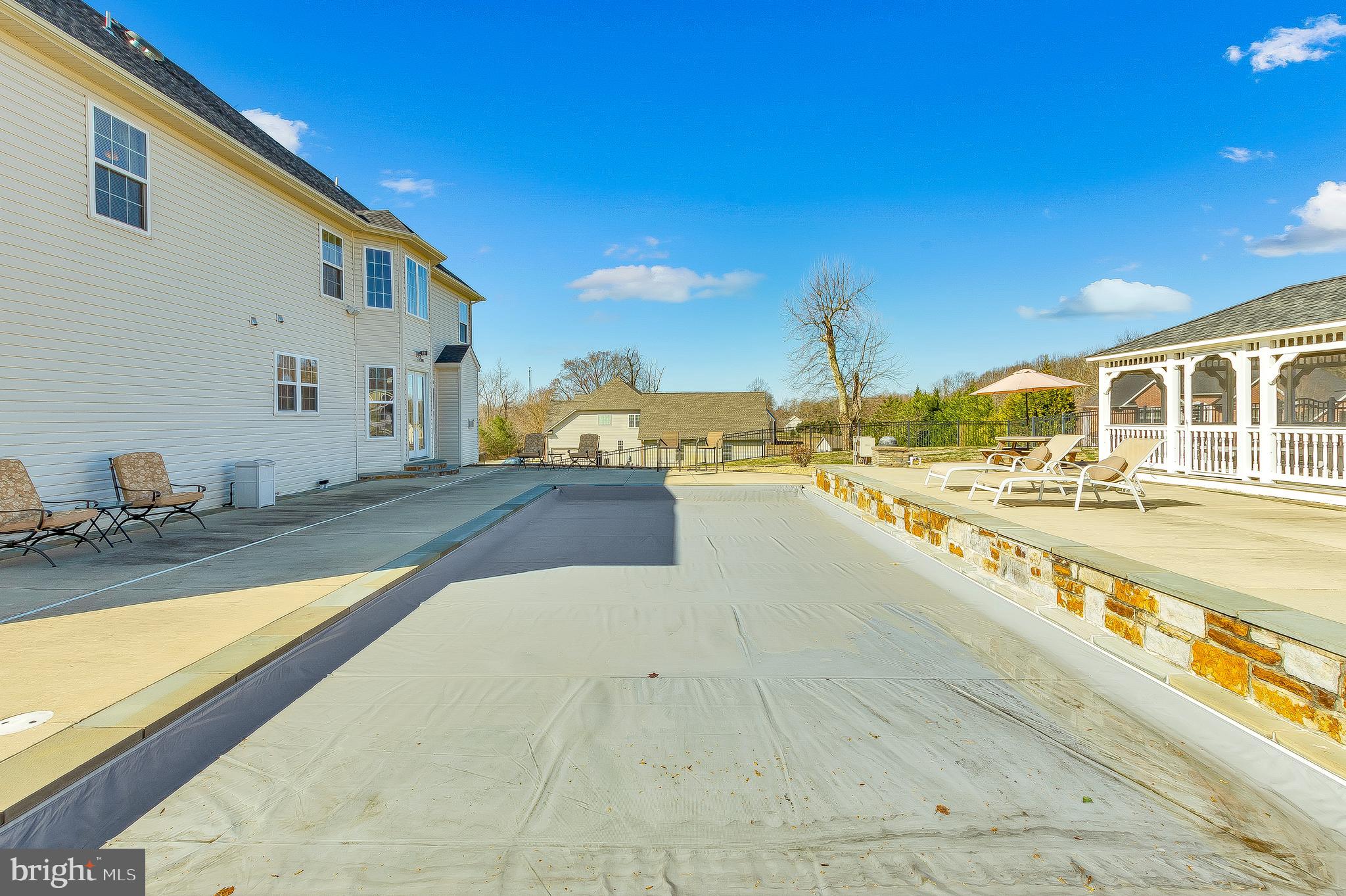 OAKWOOD MANOR - Residential