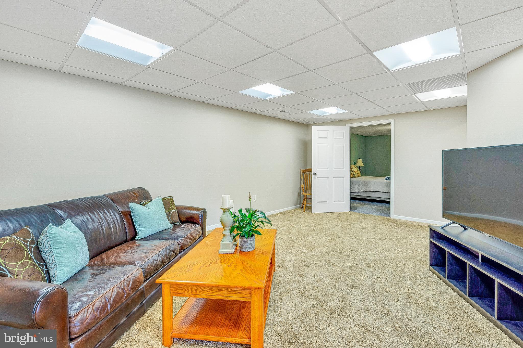 OAKWOOD MANOR - Residential