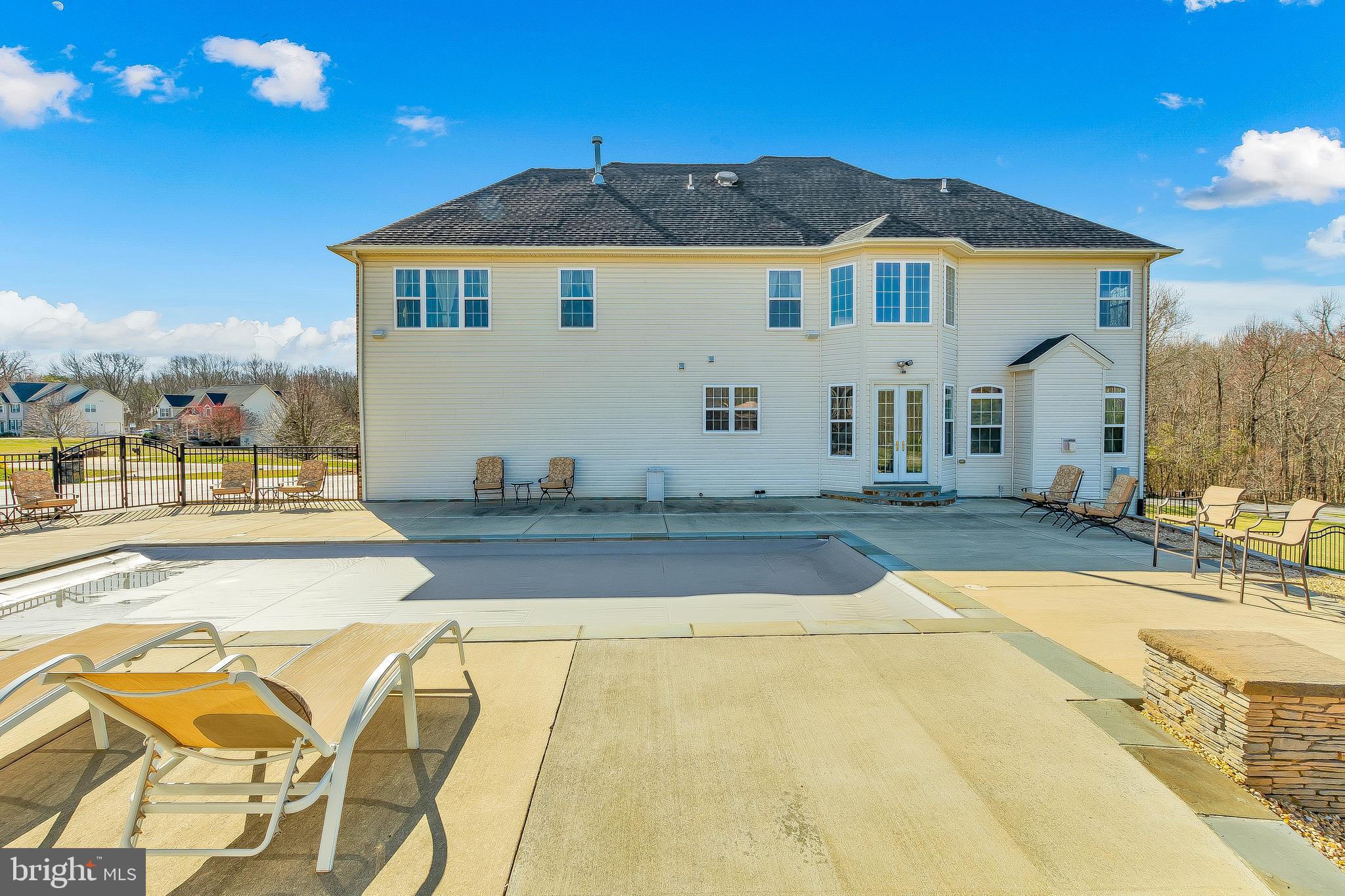 OAKWOOD MANOR - Residential