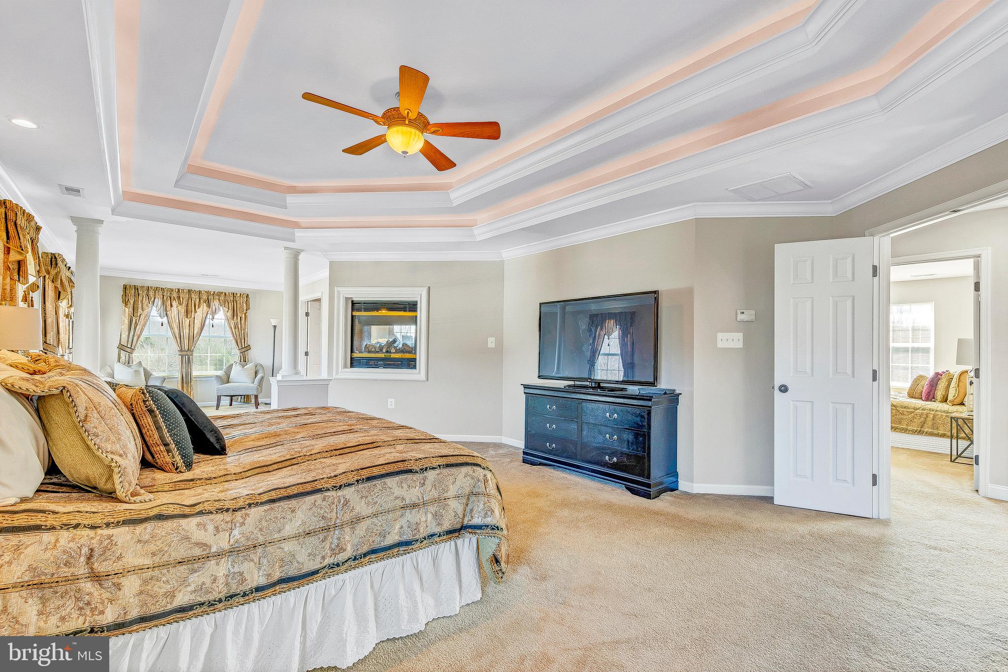 OAKWOOD MANOR - Residential