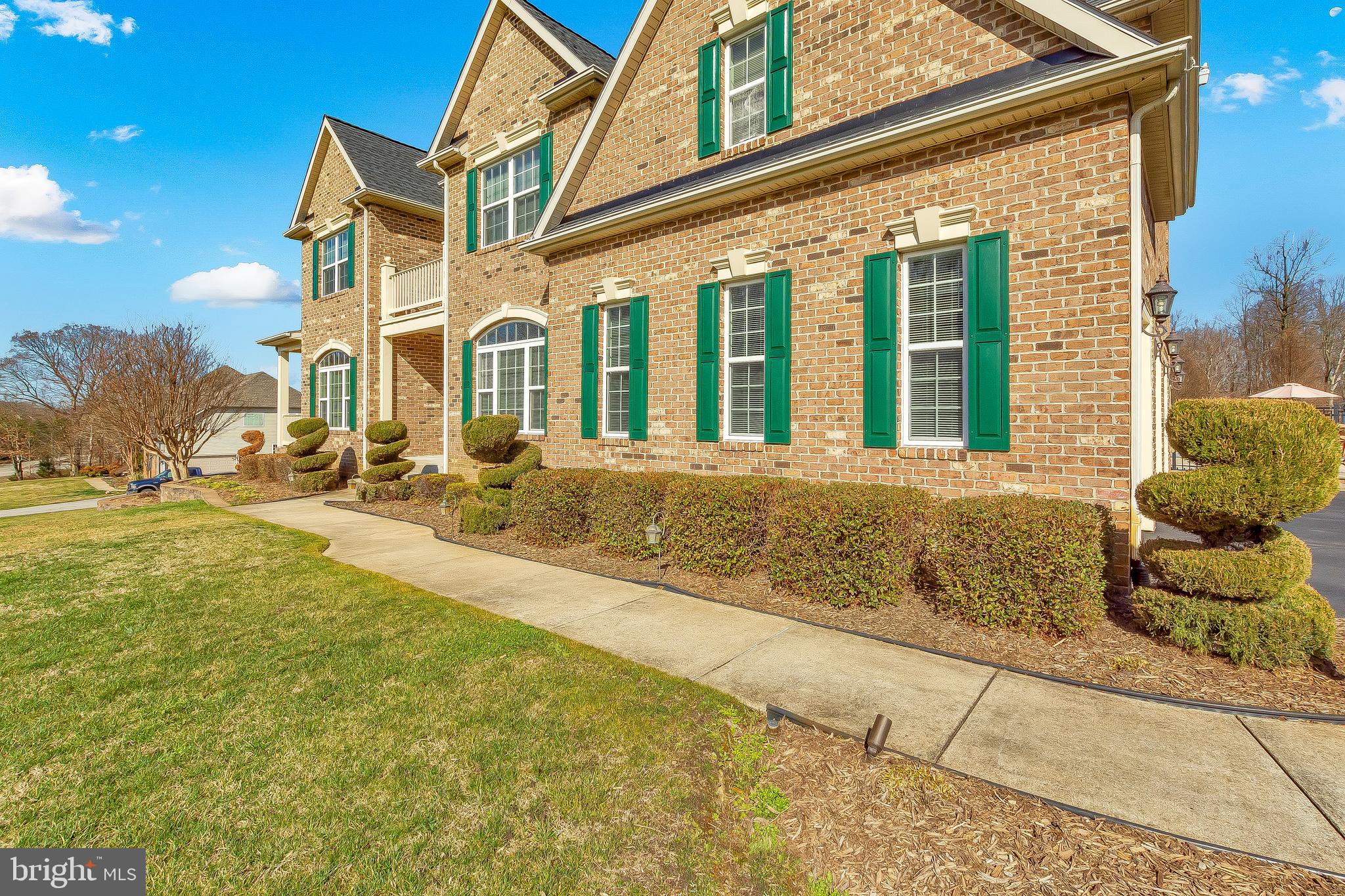 OAKWOOD MANOR - Residential