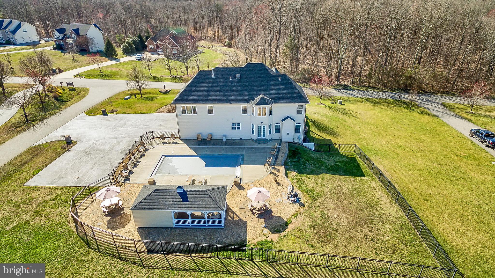 OAKWOOD MANOR - Residential