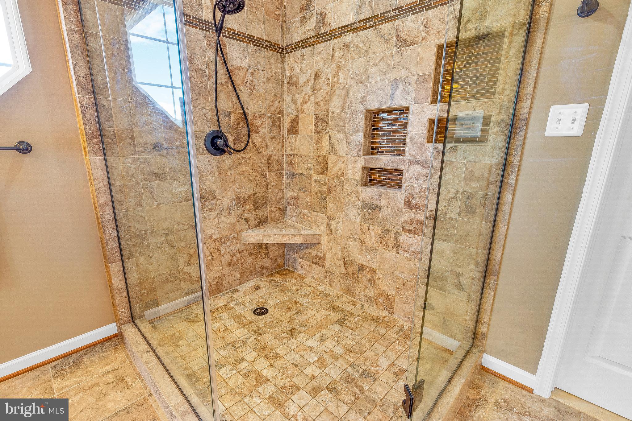 OAKWOOD MANOR - Residential