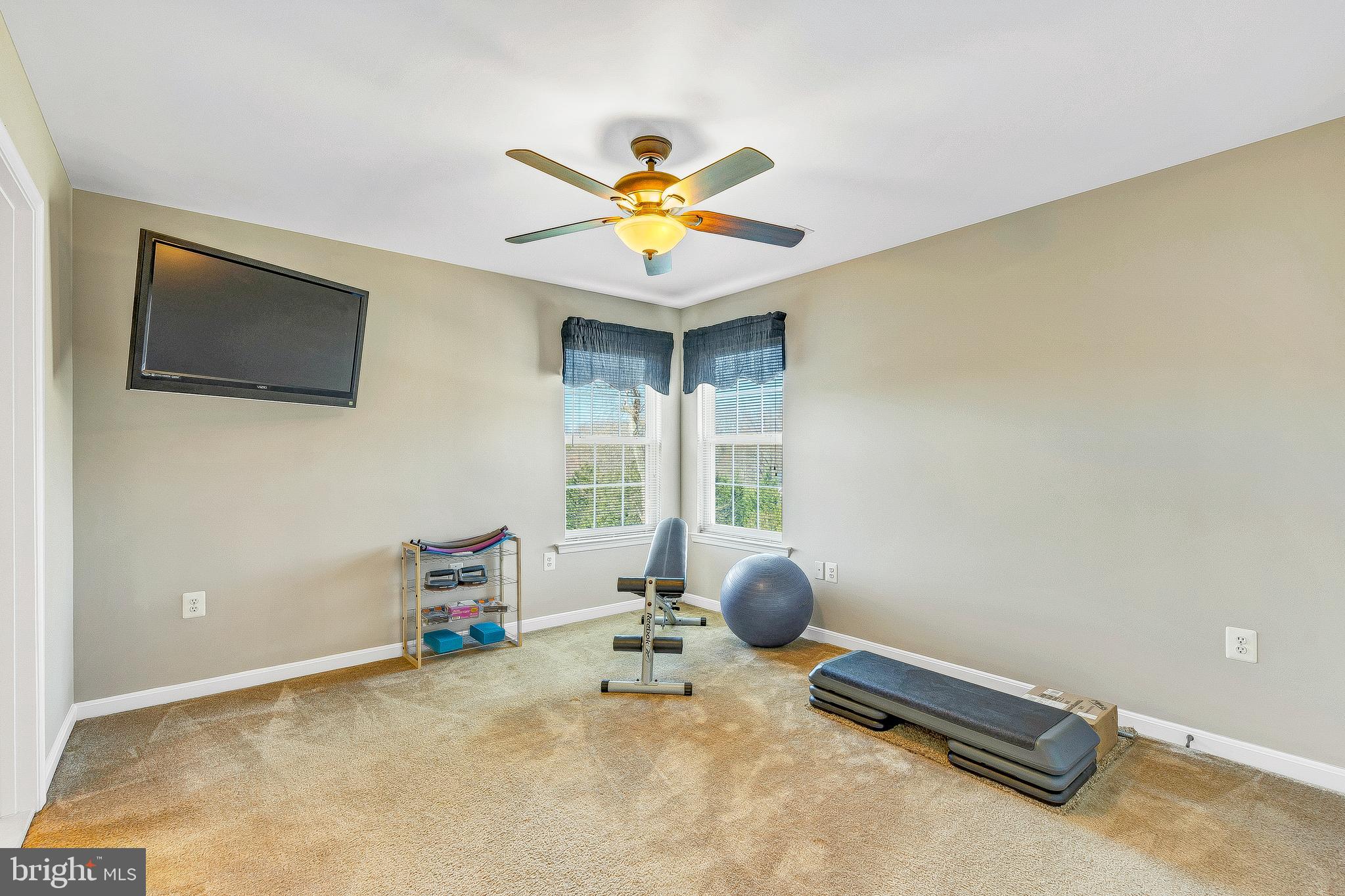 OAKWOOD MANOR - Residential