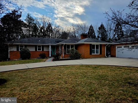 Photo of 7920 W Boulevard Drive, ALEXANDRIA, VA 22308 (MLS # VAFX2294852)