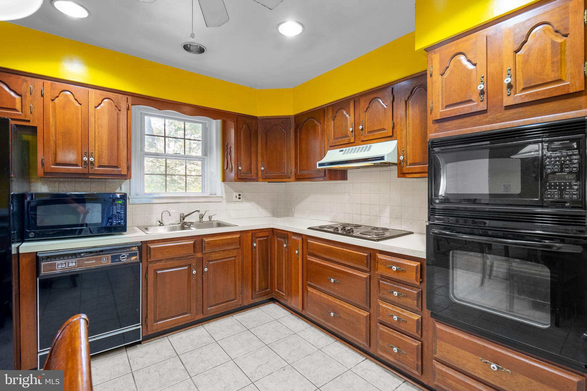 CALTOR MANOR - Residential