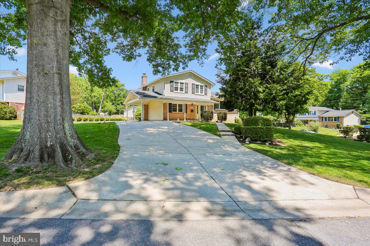 5401 AMBERWOOD LANE
