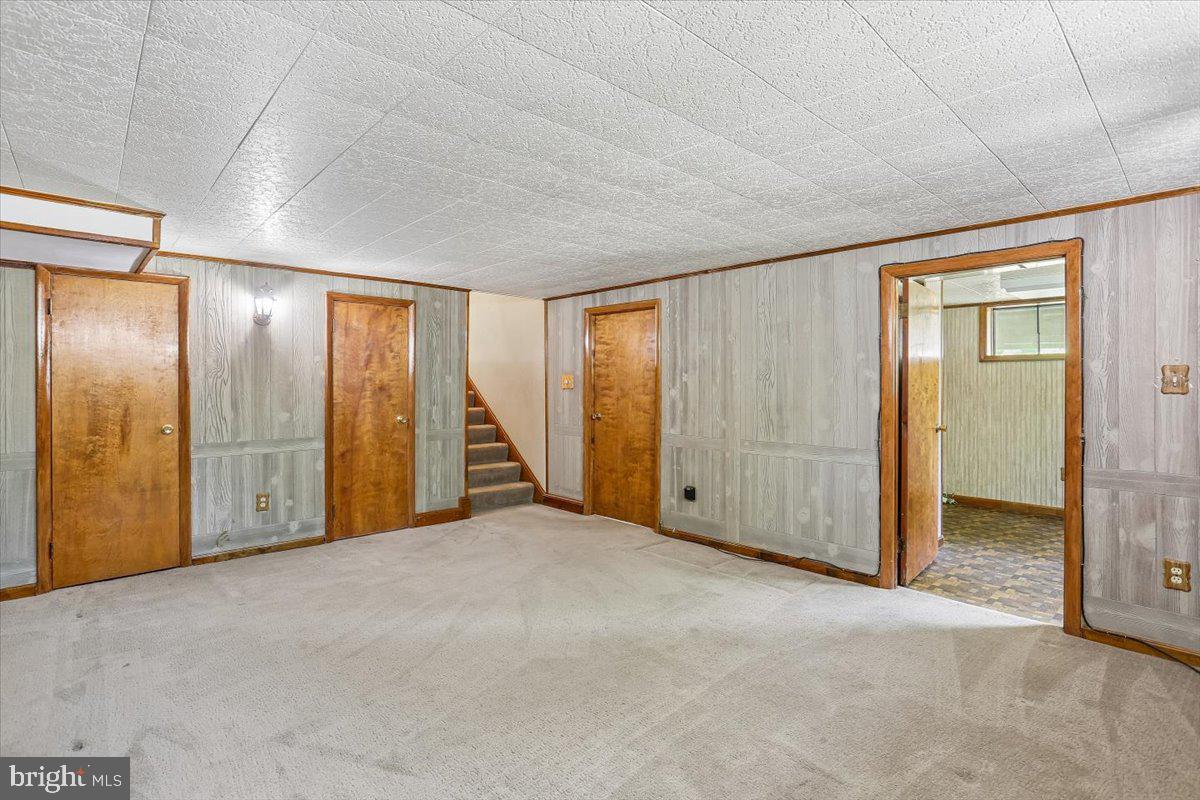 ROCK CREEK MANOR - Residential