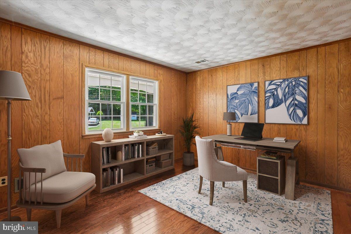 ROCK CREEK MANOR - Residential