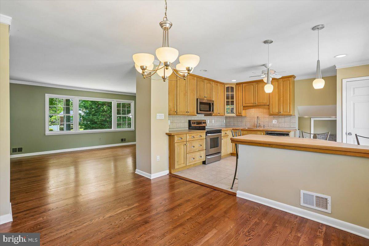 ROCK CREEK MANOR - Residential