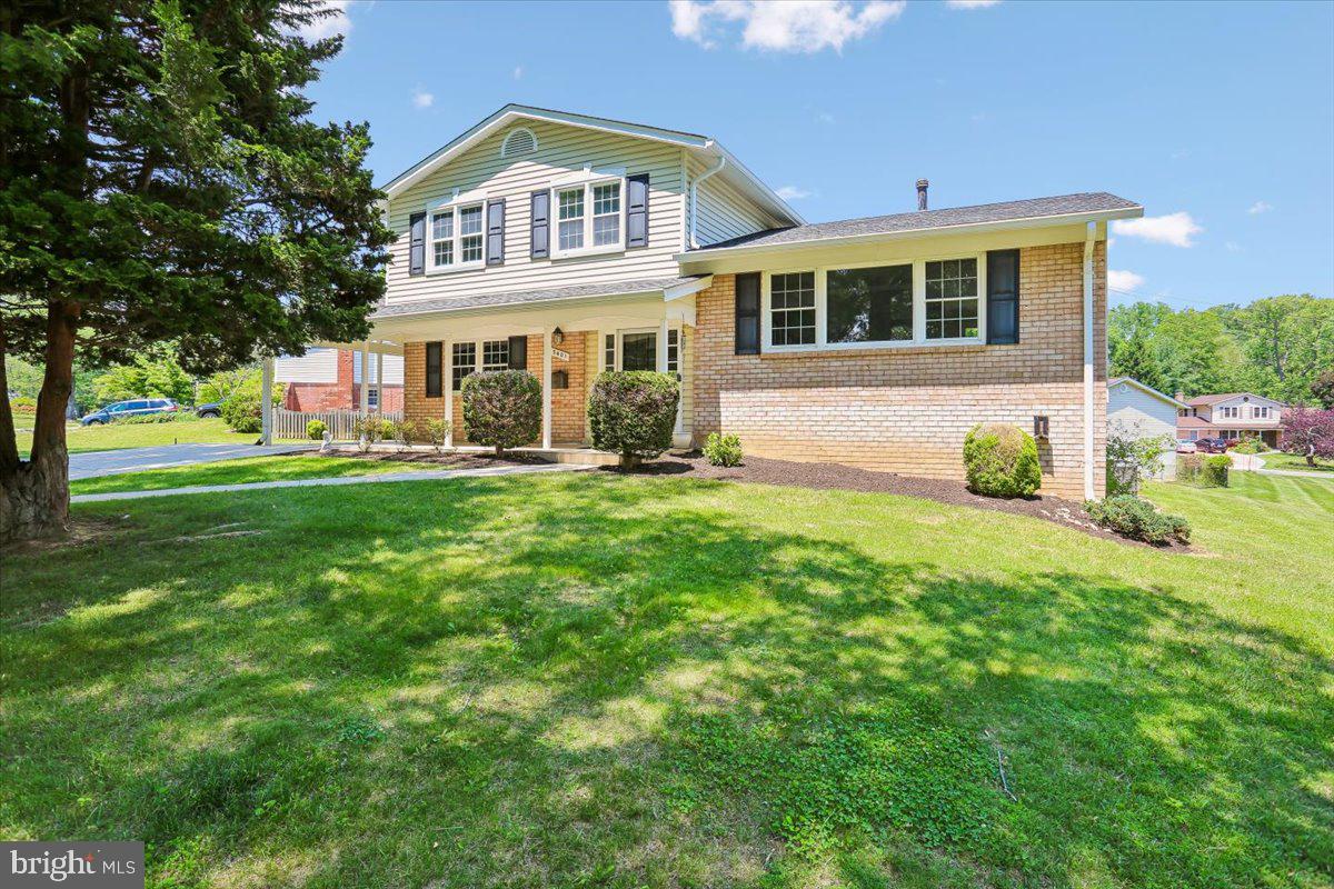 5401 AMBERWOOD LANE