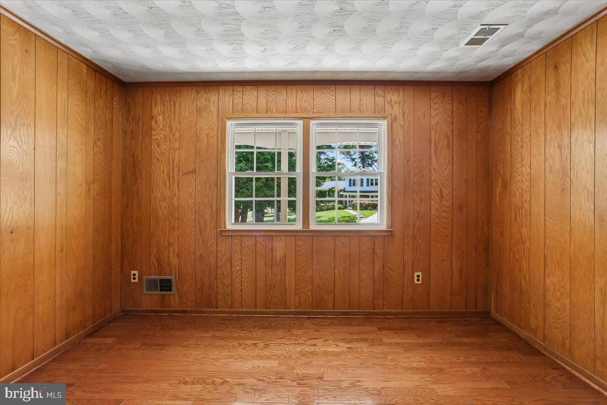 ROCK CREEK MANOR - Residential