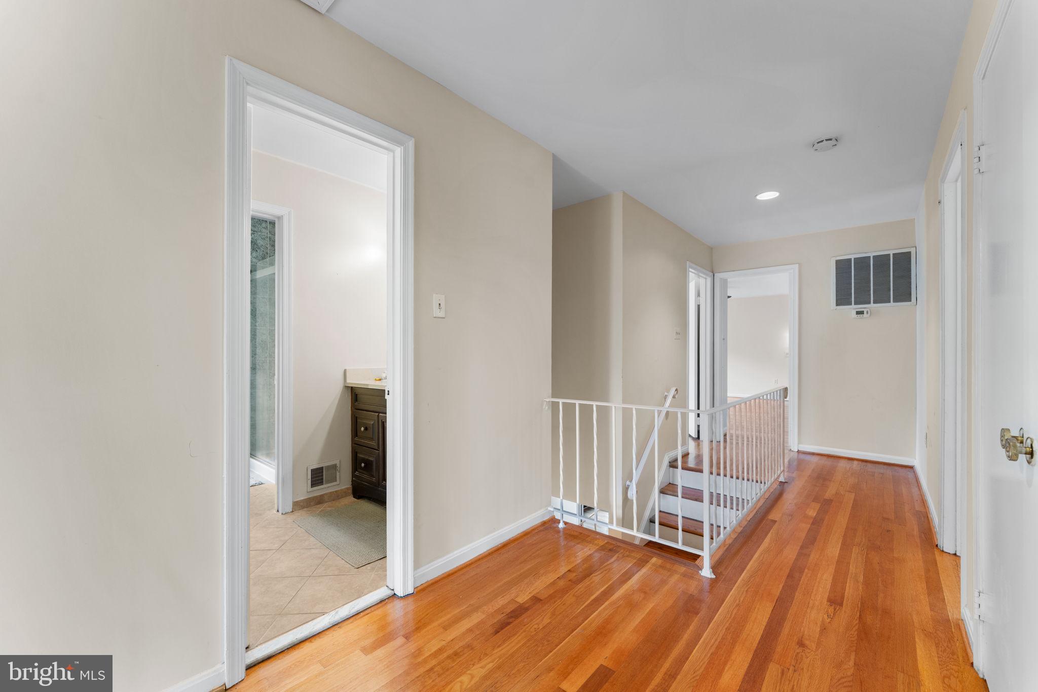 EAST GATE OF POTOMAC - Residential Lease