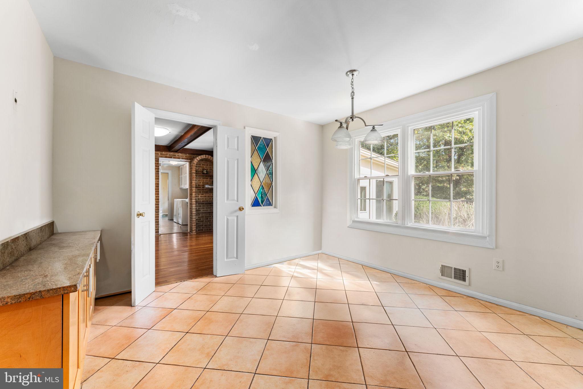 EAST GATE OF POTOMAC - Residential Lease