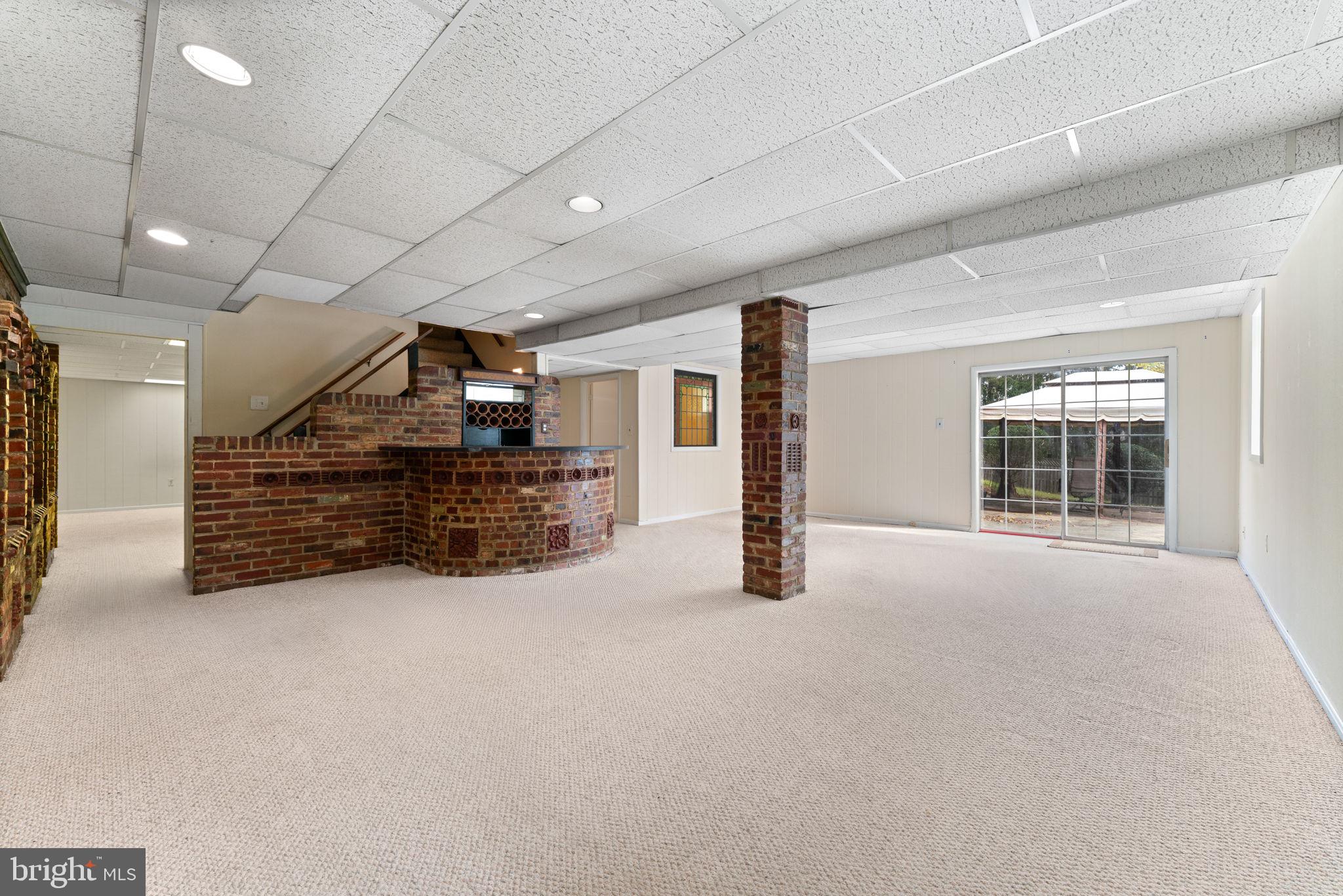 EAST GATE OF POTOMAC - Residential Lease