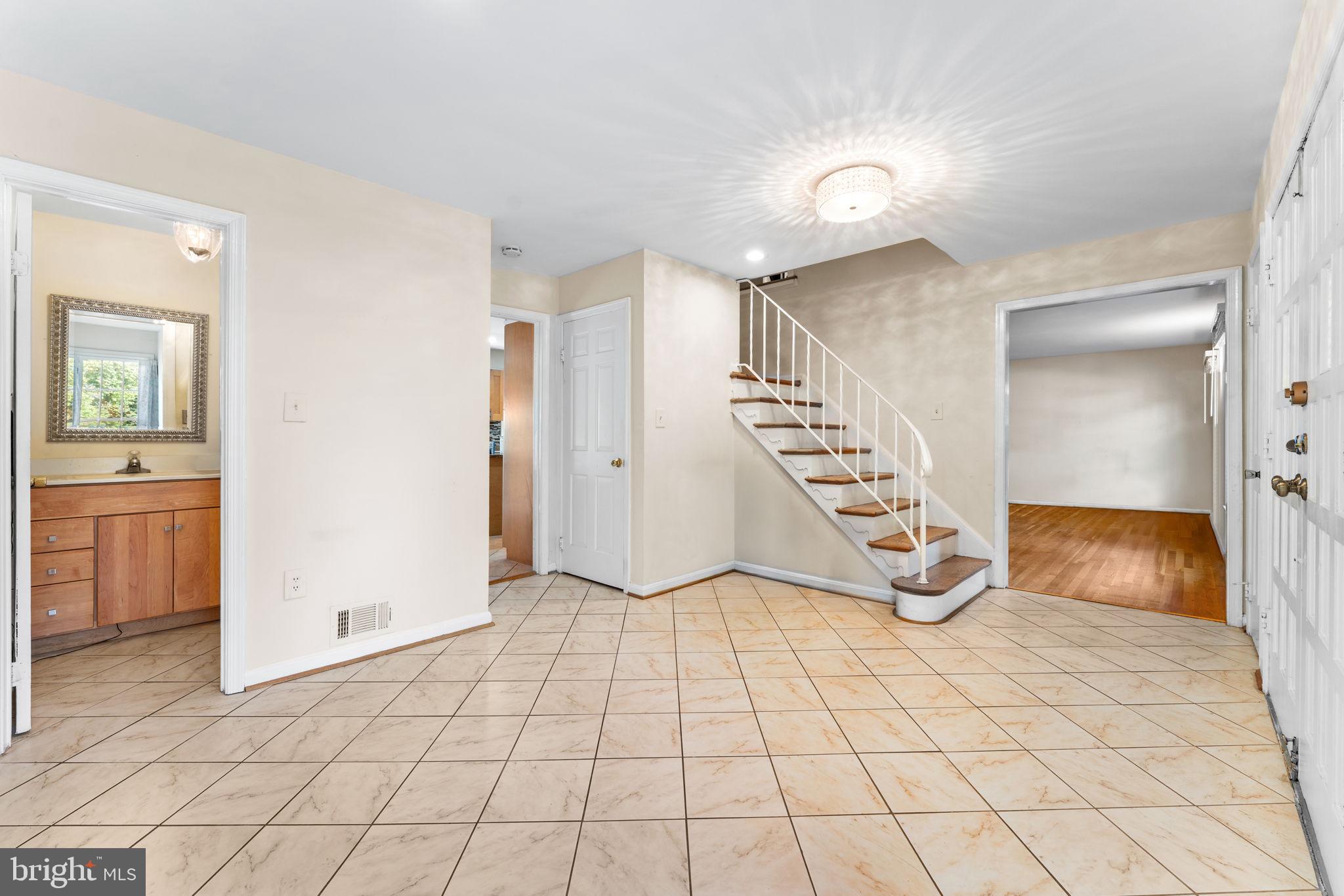 EAST GATE OF POTOMAC - Residential Lease