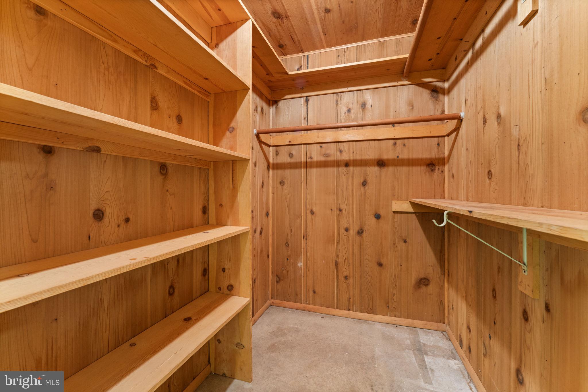 EAST GATE OF POTOMAC - Residential Lease