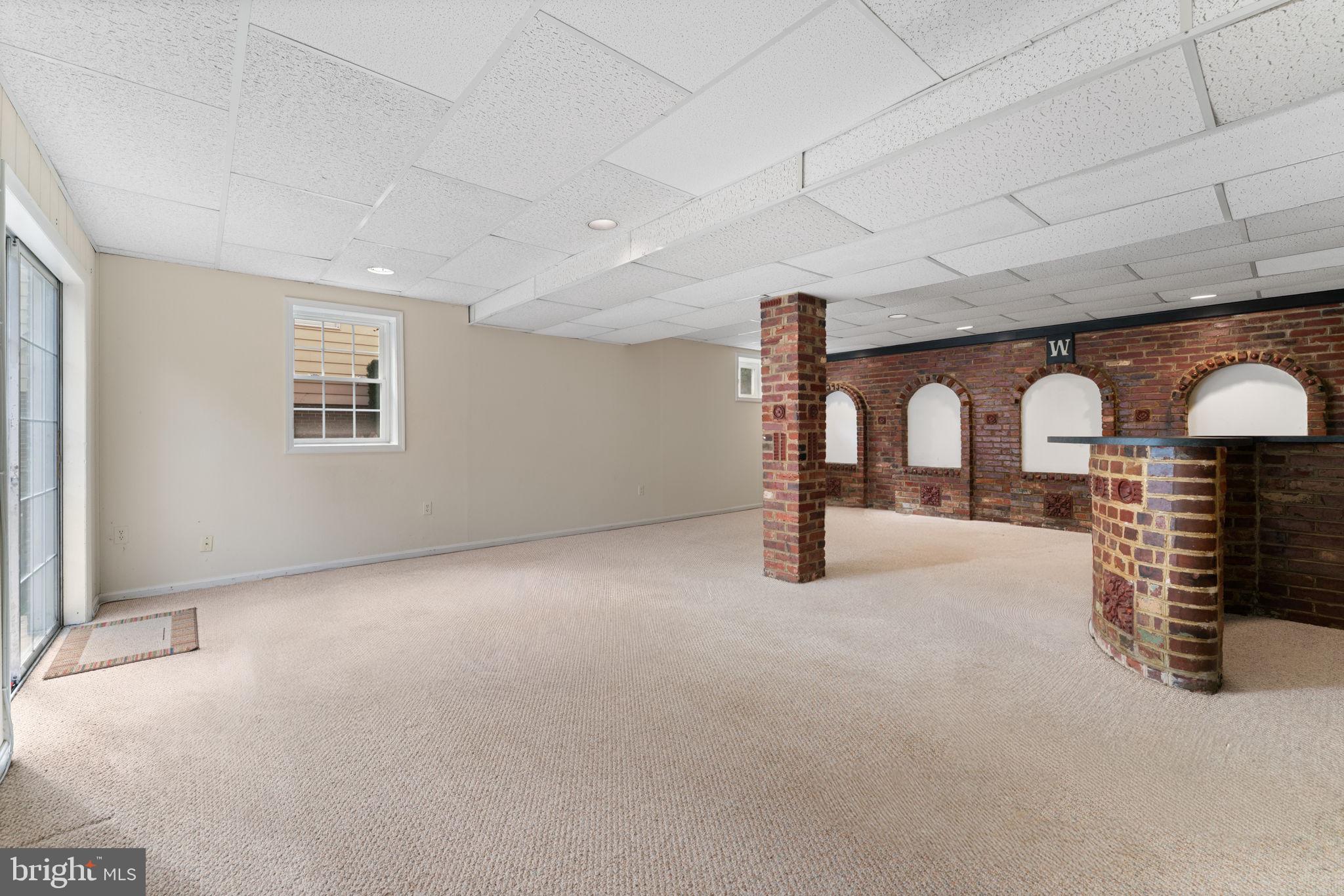 EAST GATE OF POTOMAC - Residential Lease