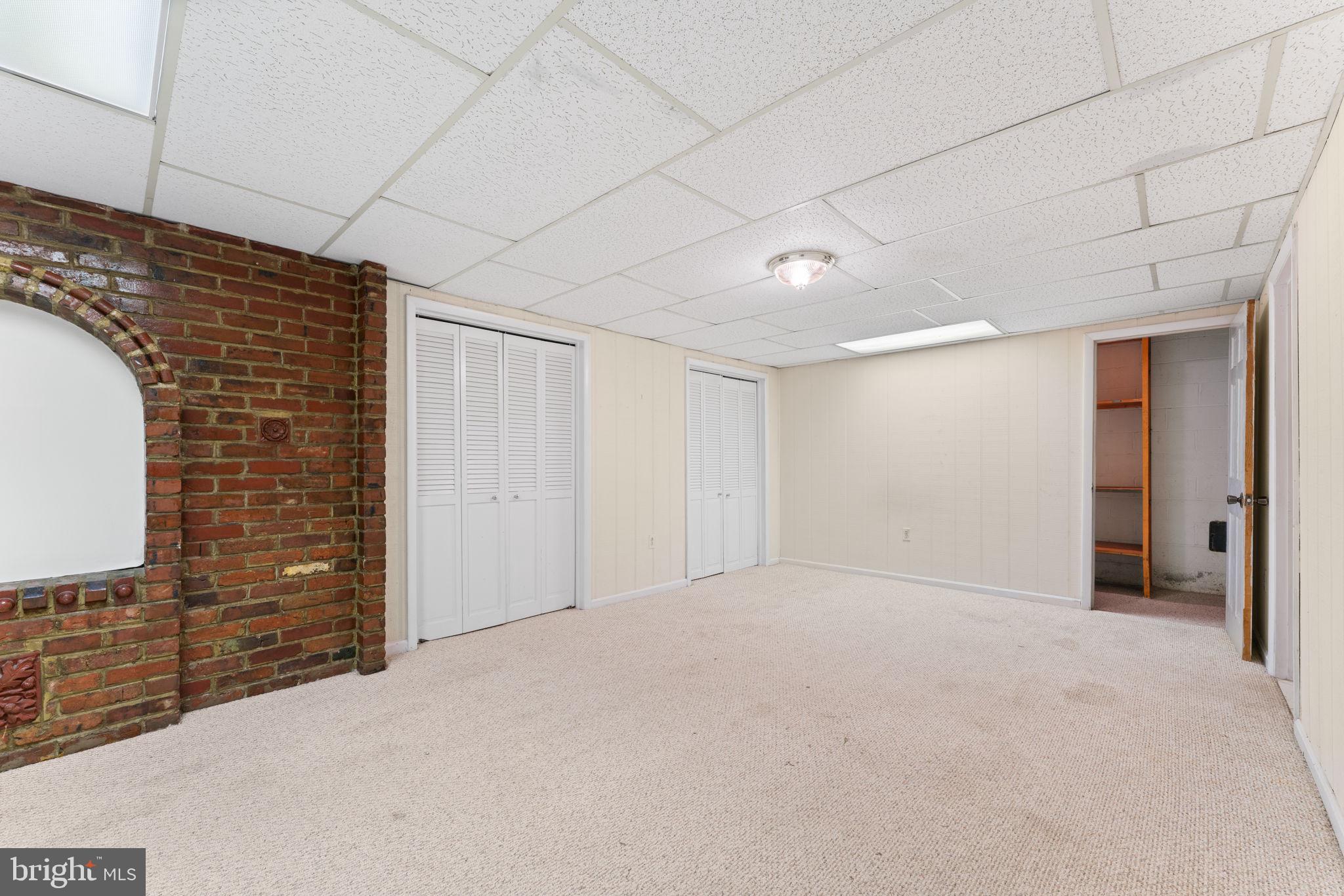 EAST GATE OF POTOMAC - Residential Lease