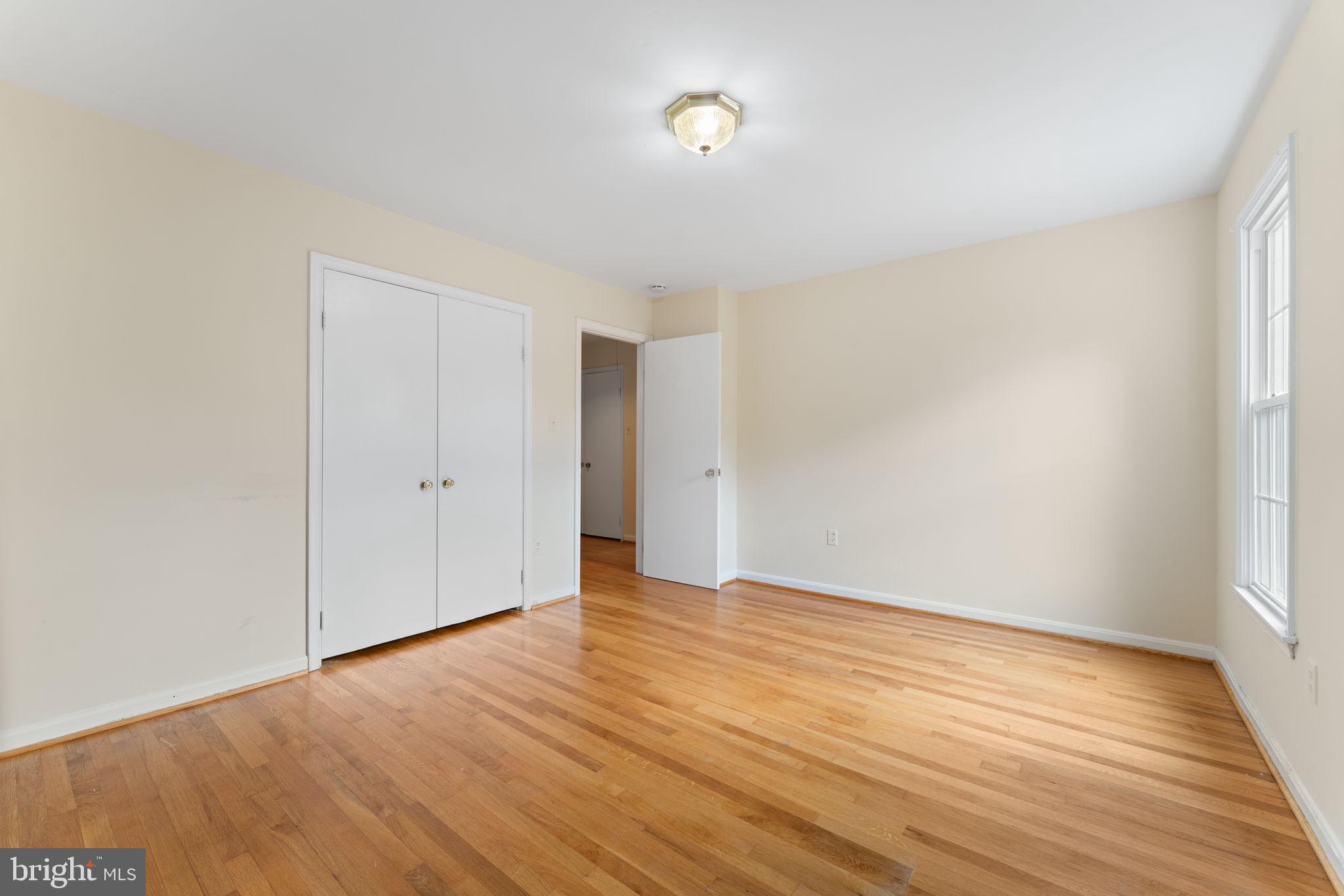 EAST GATE OF POTOMAC - Residential Lease