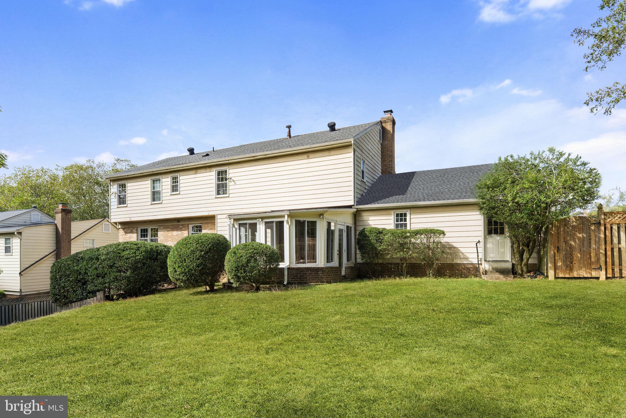 EAST GATE OF POTOMAC - Residential Lease