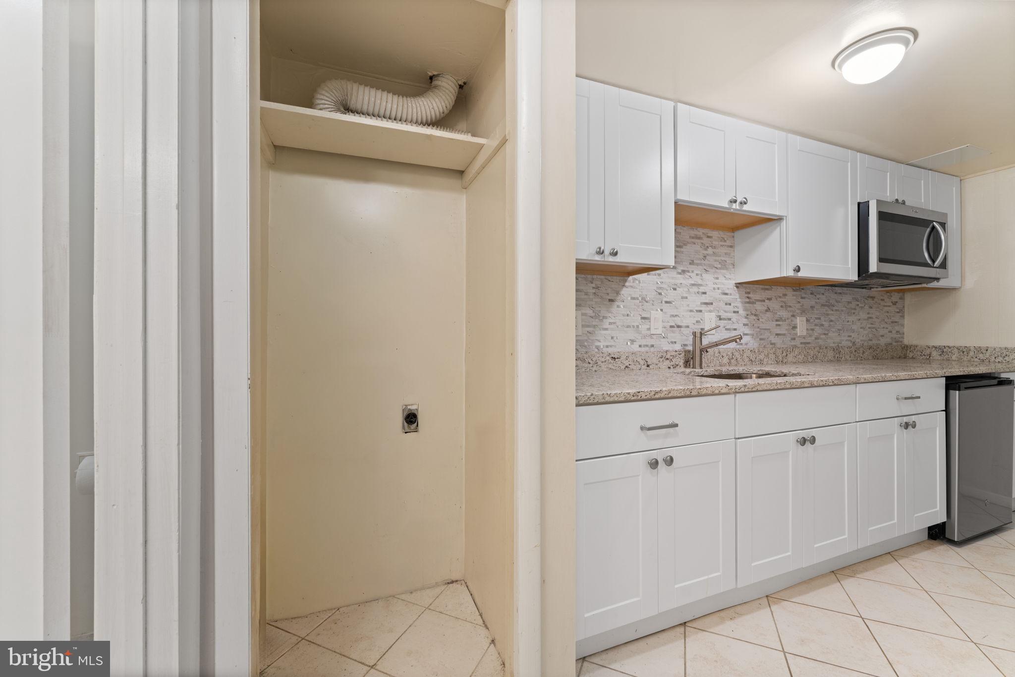 EAST GATE OF POTOMAC - Residential Lease