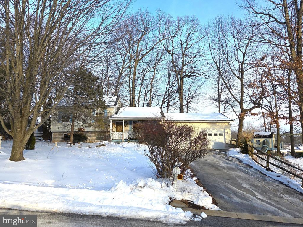 Photo of 83 Woodland Drive, SHREWSBURY, PA 17361 (MLS # PAYK2097212)