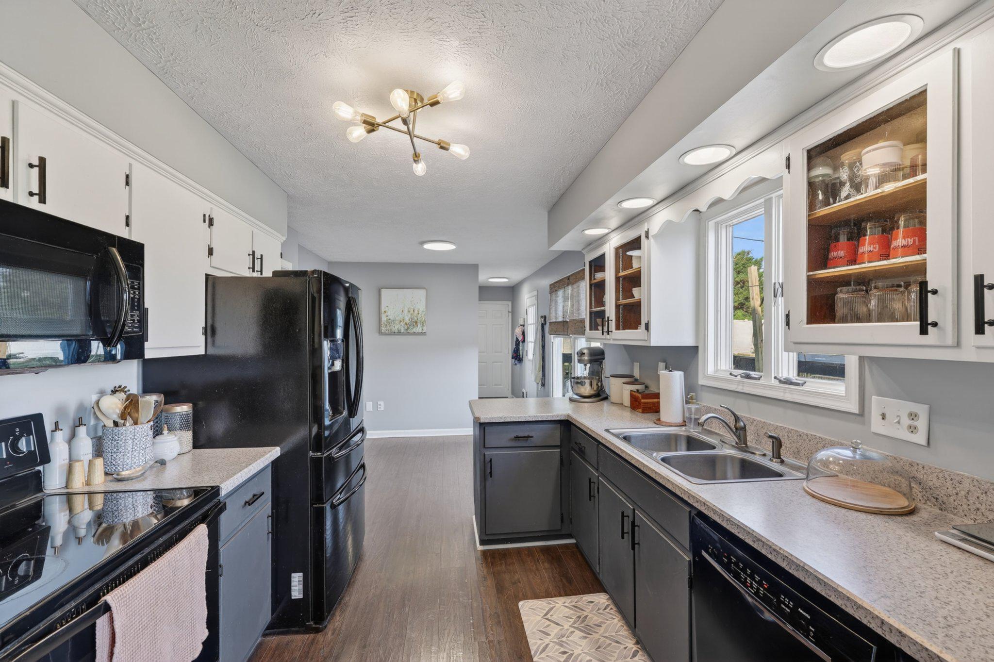 VAUGHT ESTATES - Residential
