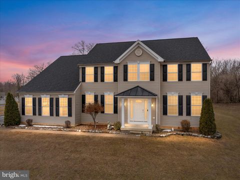 Homes For Sale - 25 Lilburn Drive<br/> BUNKER HILL, WV 25413