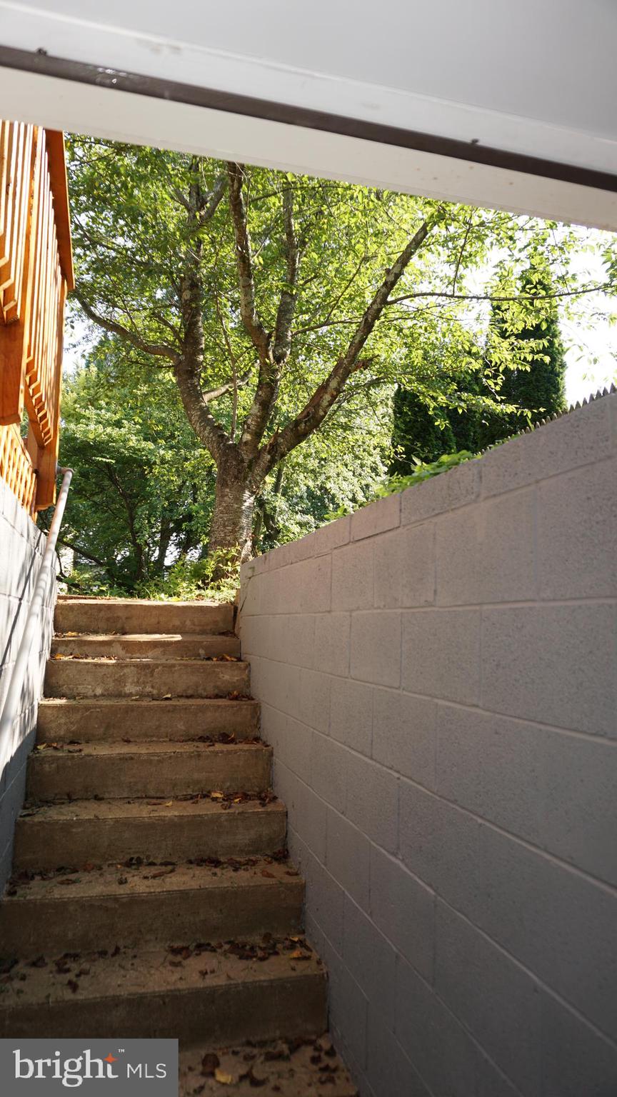 BERKLEY ESTATES - Residential Lease