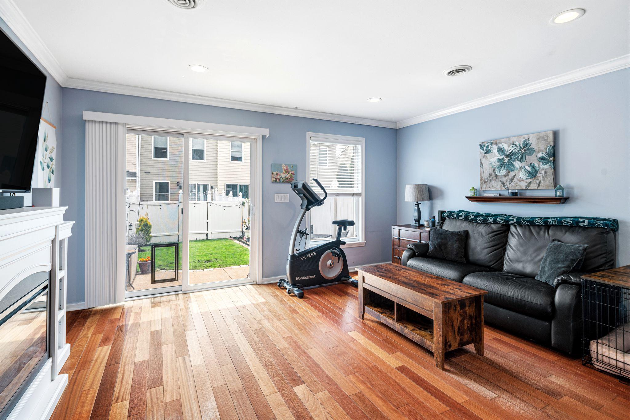 PORT RICHMOND - Residential