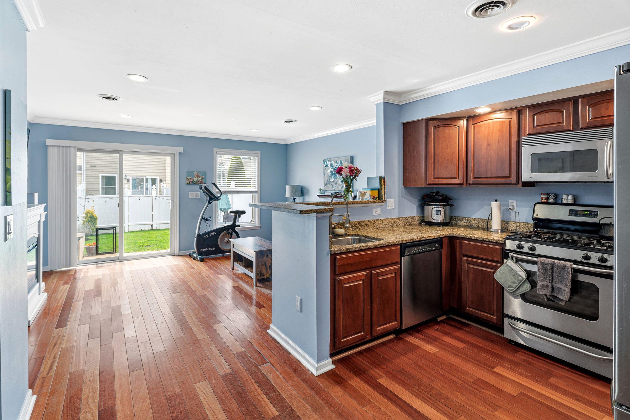 PORT RICHMOND - Residential