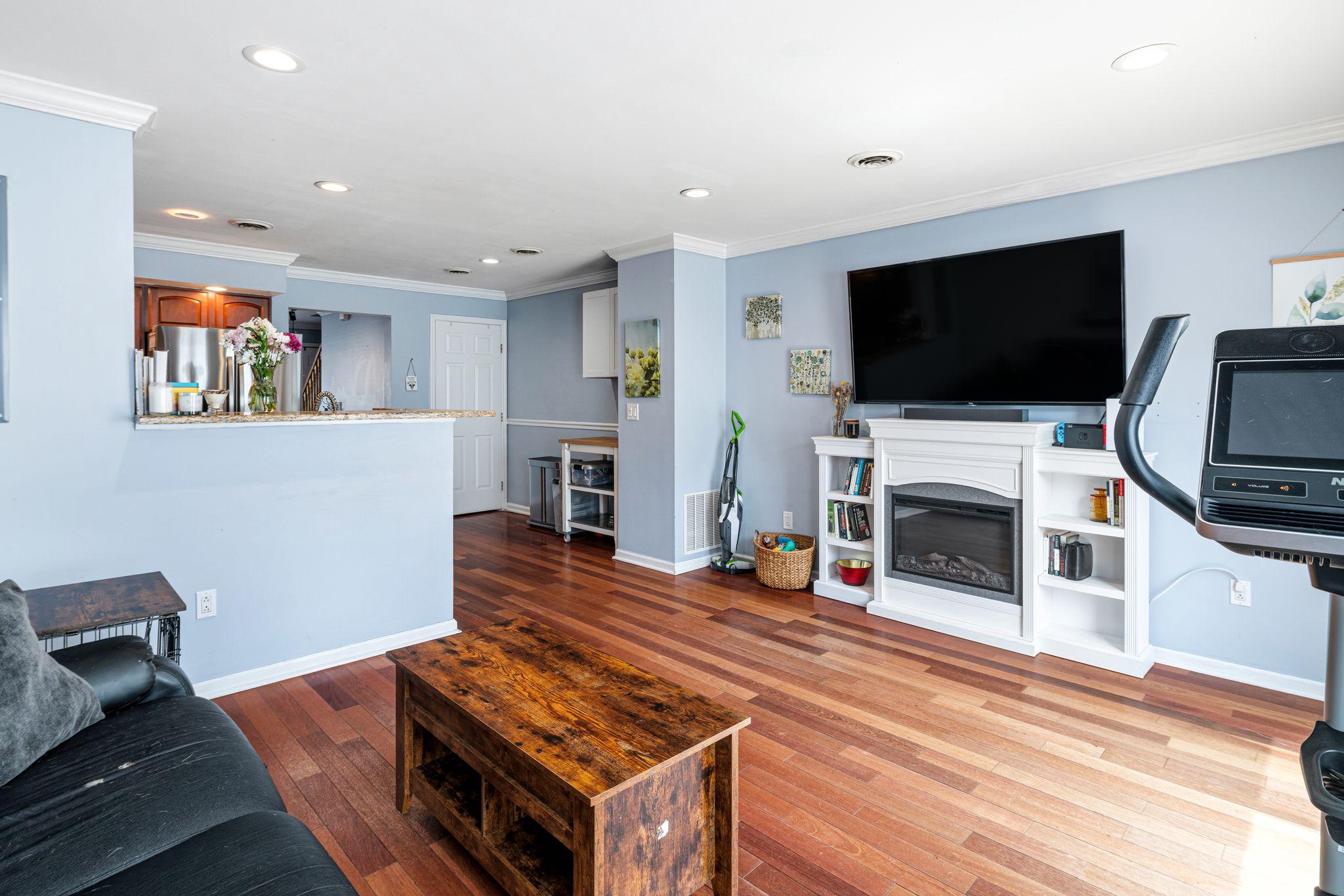 PORT RICHMOND - Residential