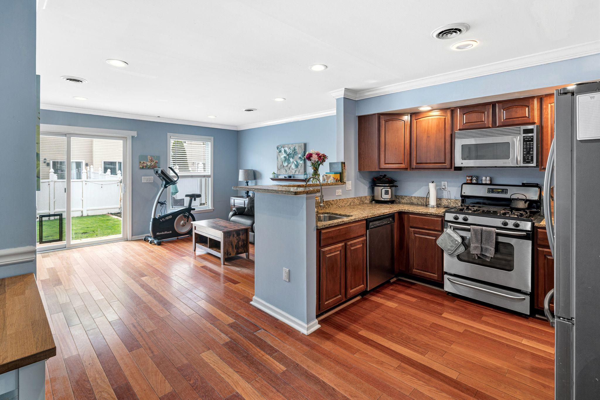 PORT RICHMOND - Residential
