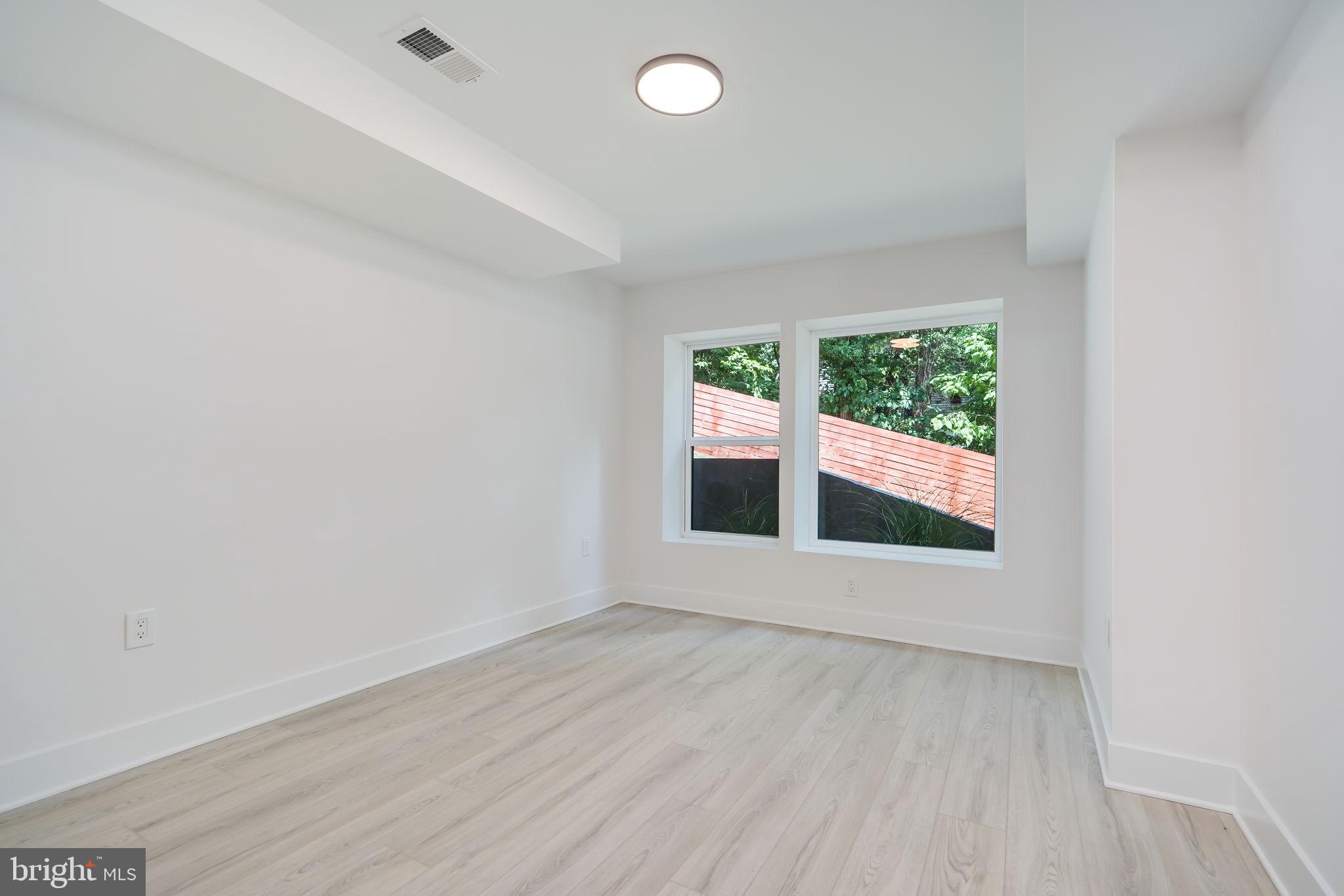 TAKOMA PARK - Residential