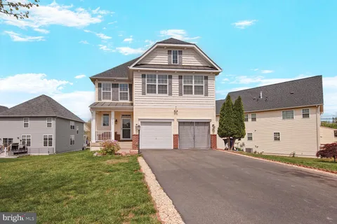 14986 Gossom Manor Place, Haymarket, VA MLS: VAPW2090482