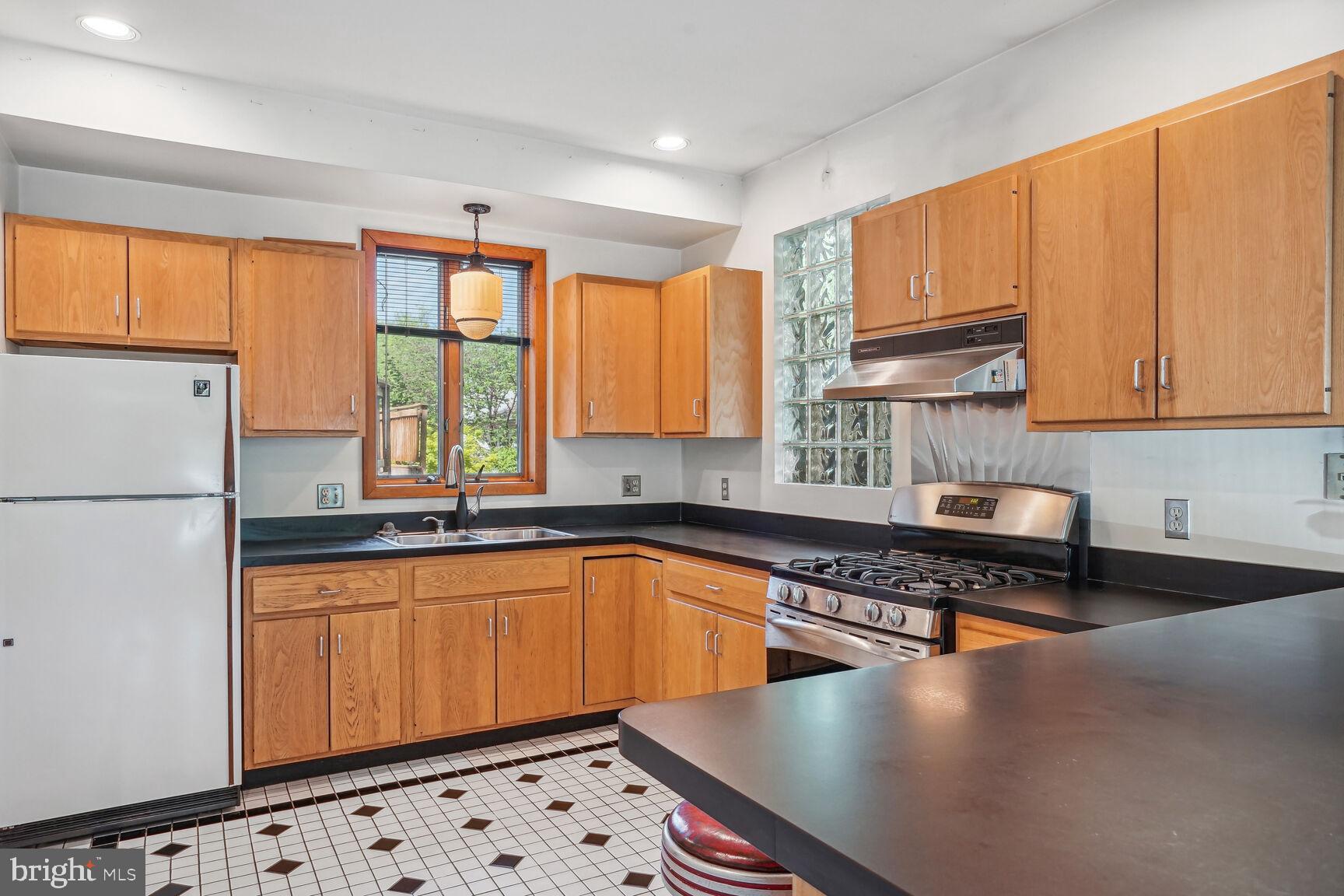 DOUGLAS ESTATES - Residential