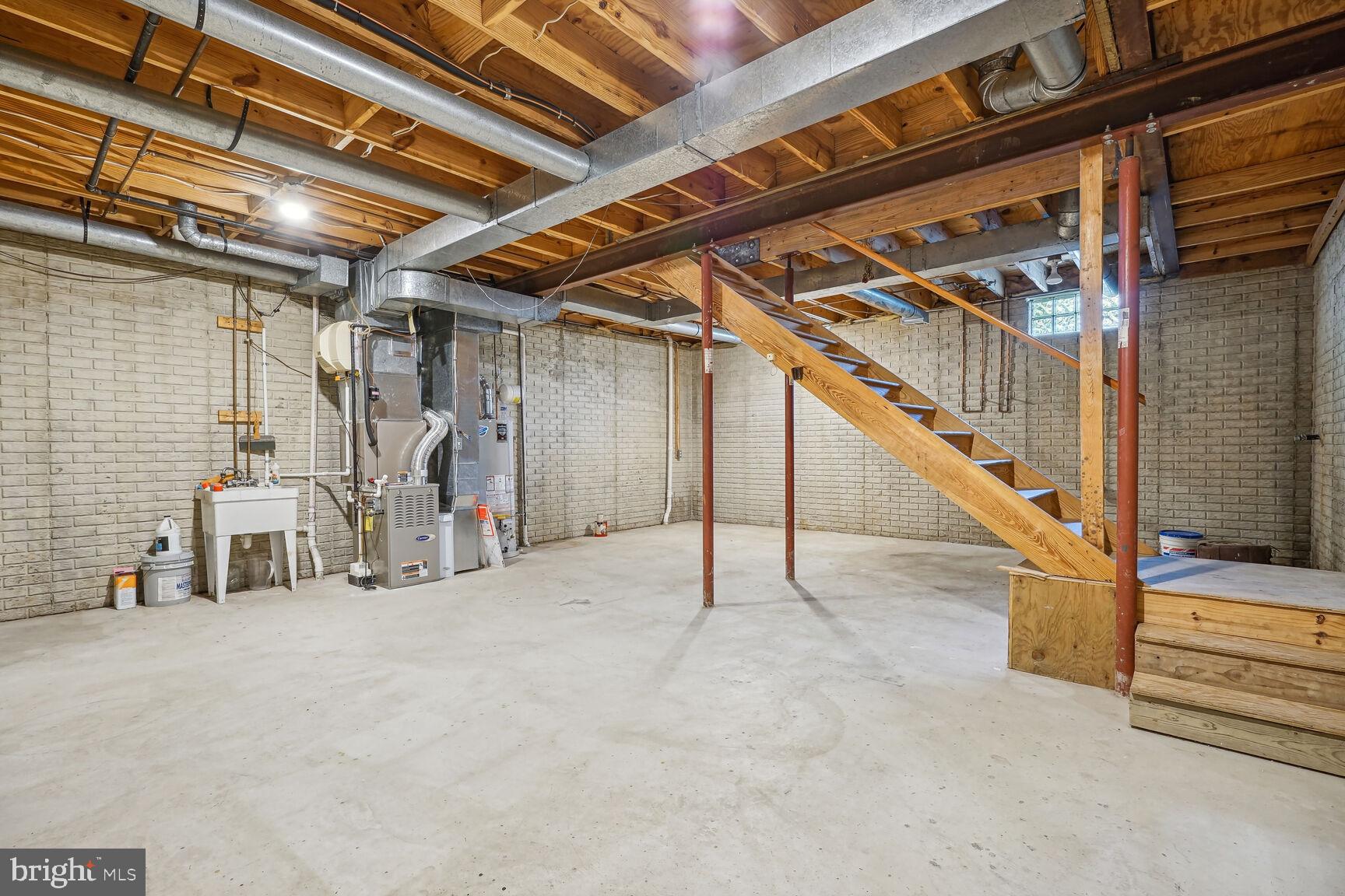 DOUGLAS ESTATES - Residential