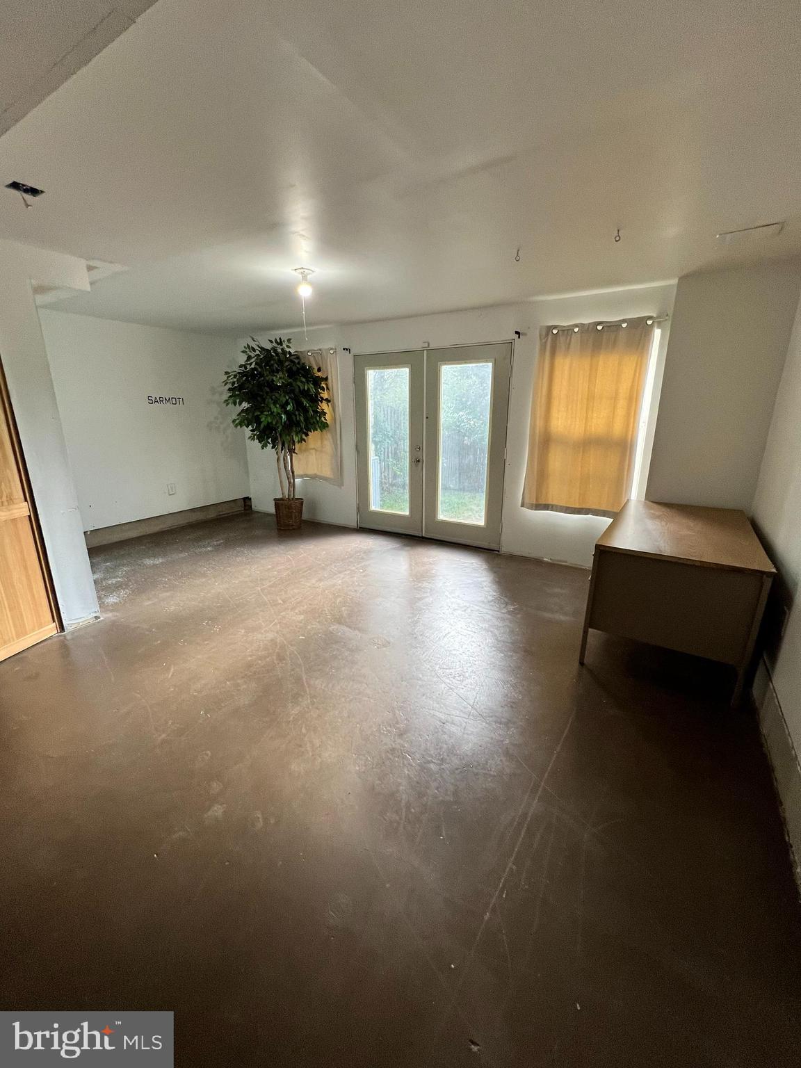 COUNTY GREEN - Residential