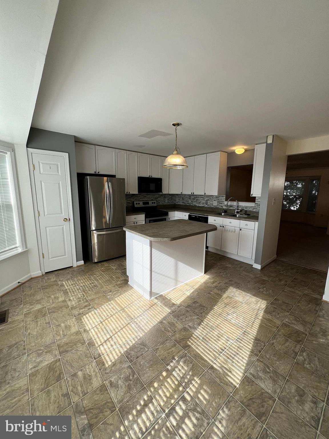 COUNTY GREEN - Residential