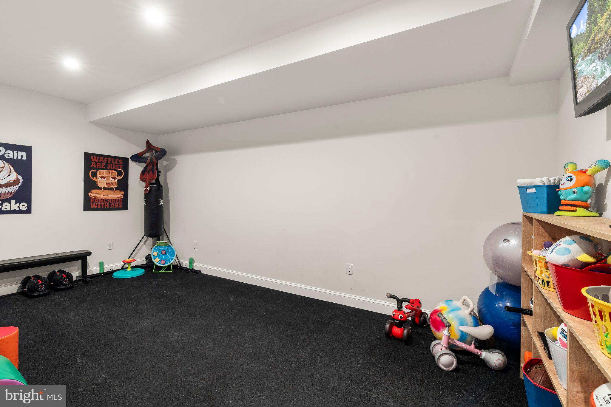 WHITPAIN WOODS - Residential