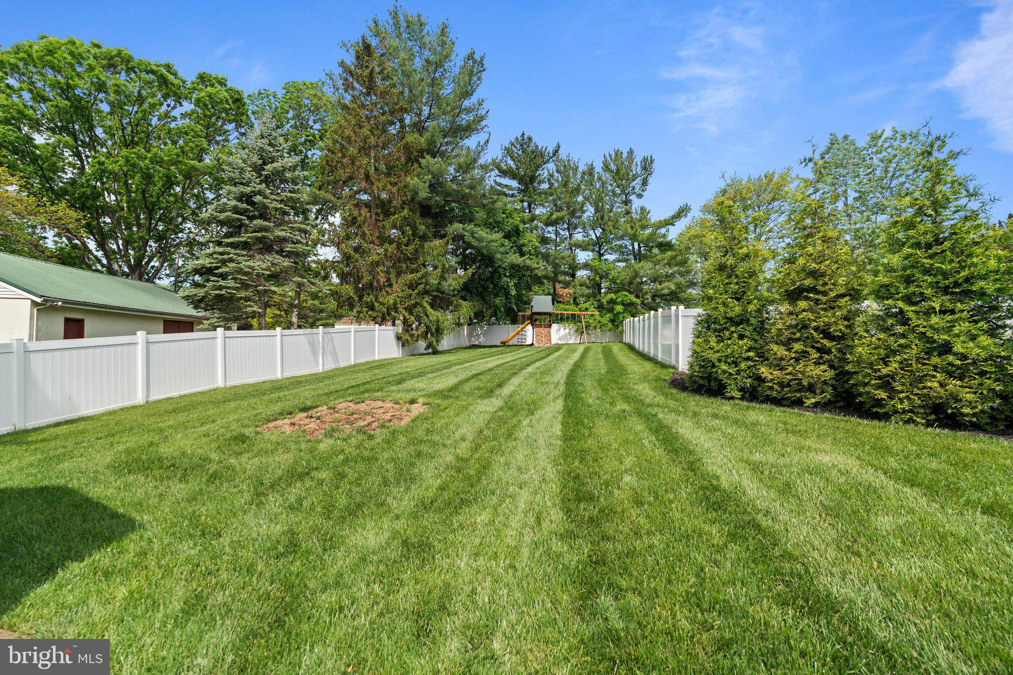 WHITPAIN WOODS - Residential