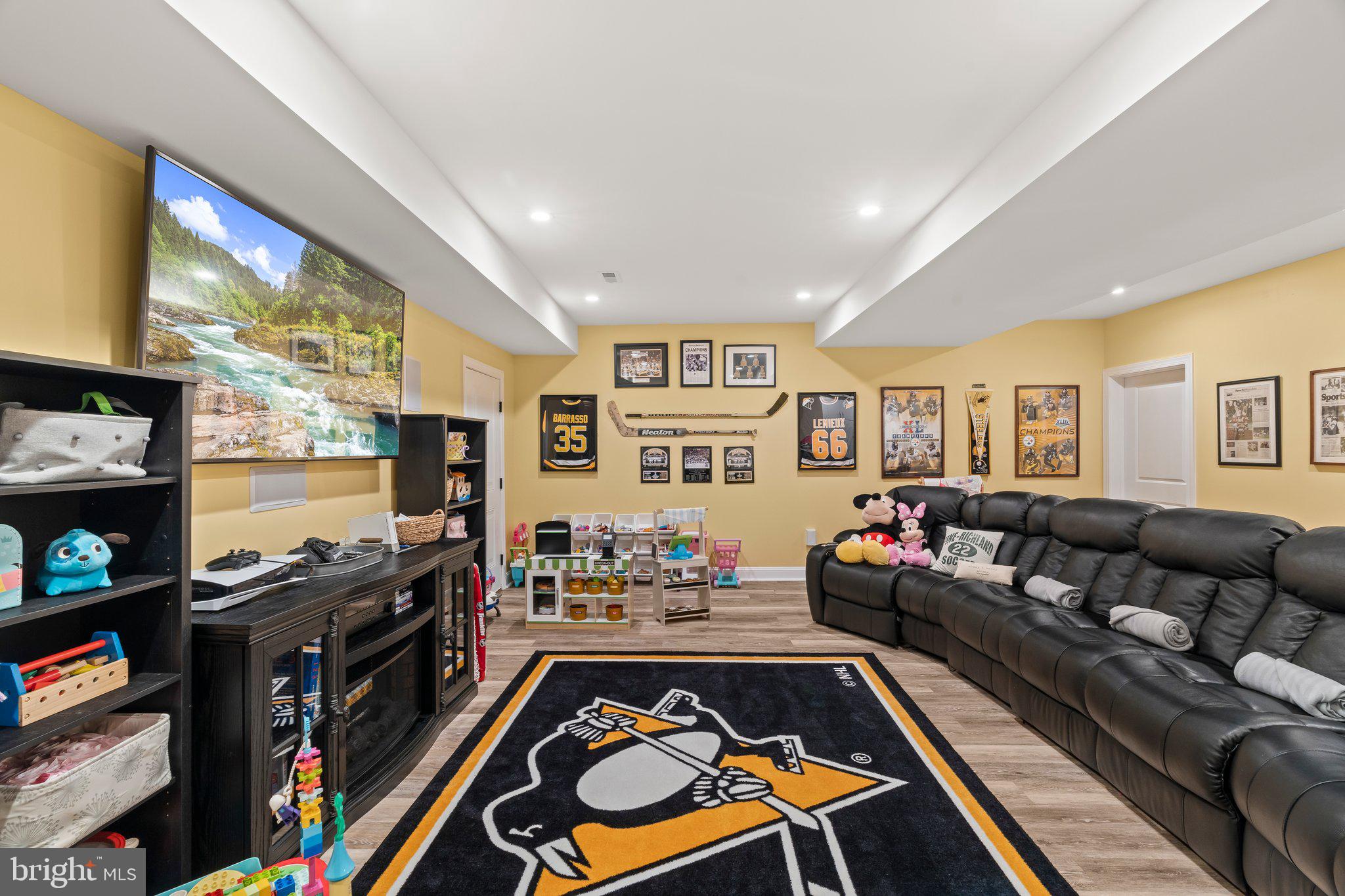 WHITPAIN WOODS - Residential