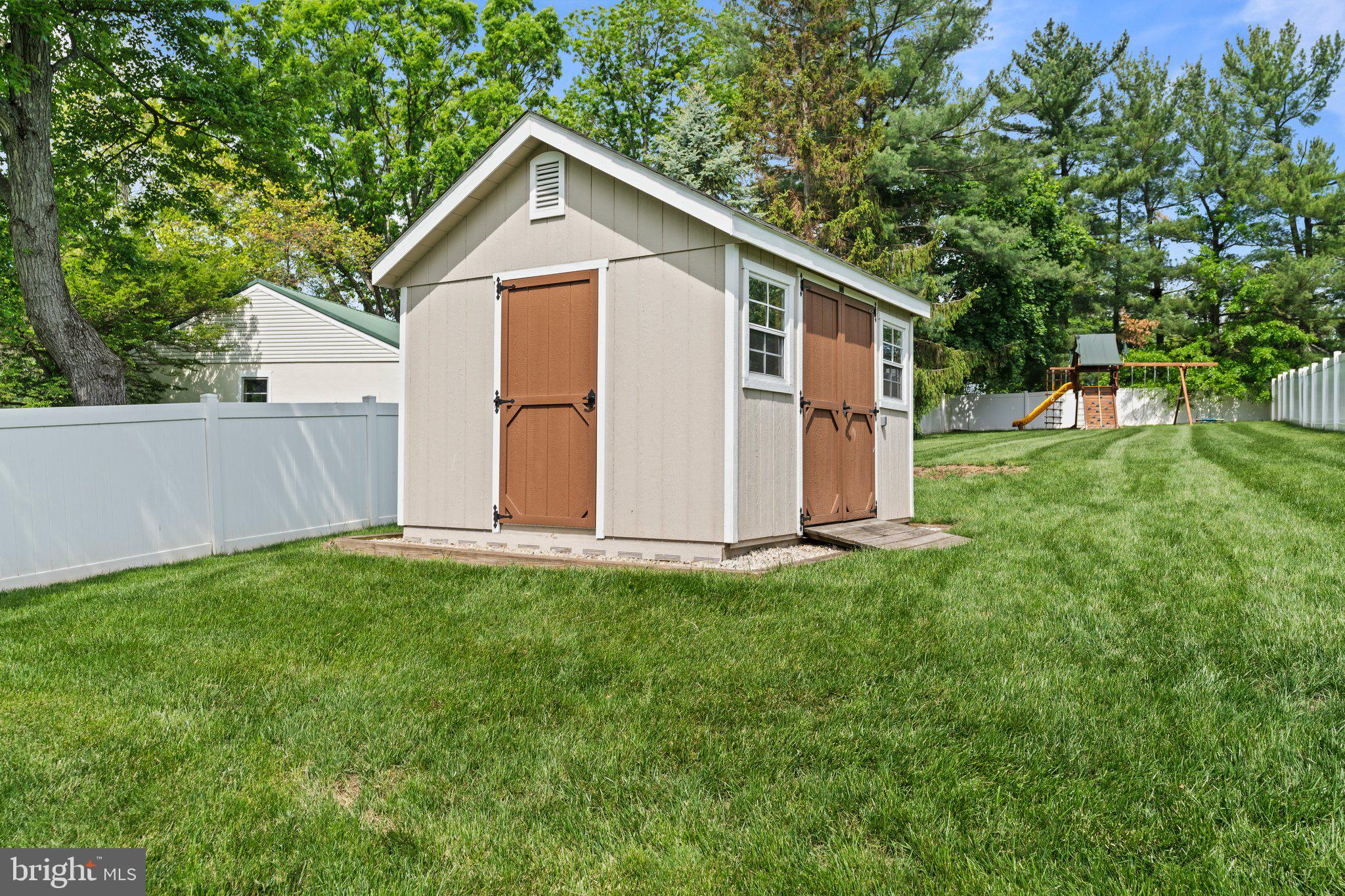 WHITPAIN WOODS - Residential