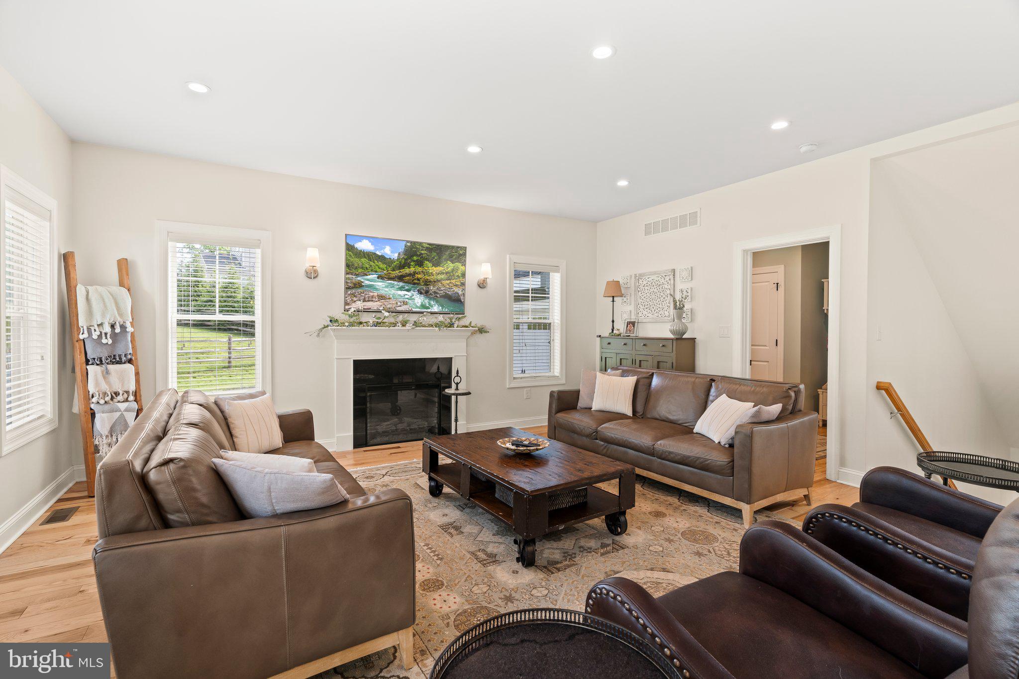 WHITPAIN WOODS - Residential