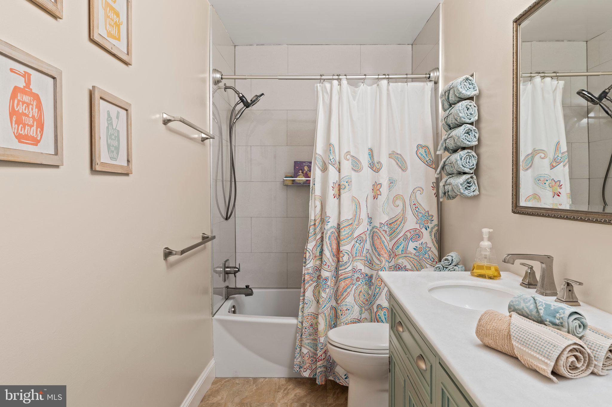 WHITPAIN WOODS - Residential