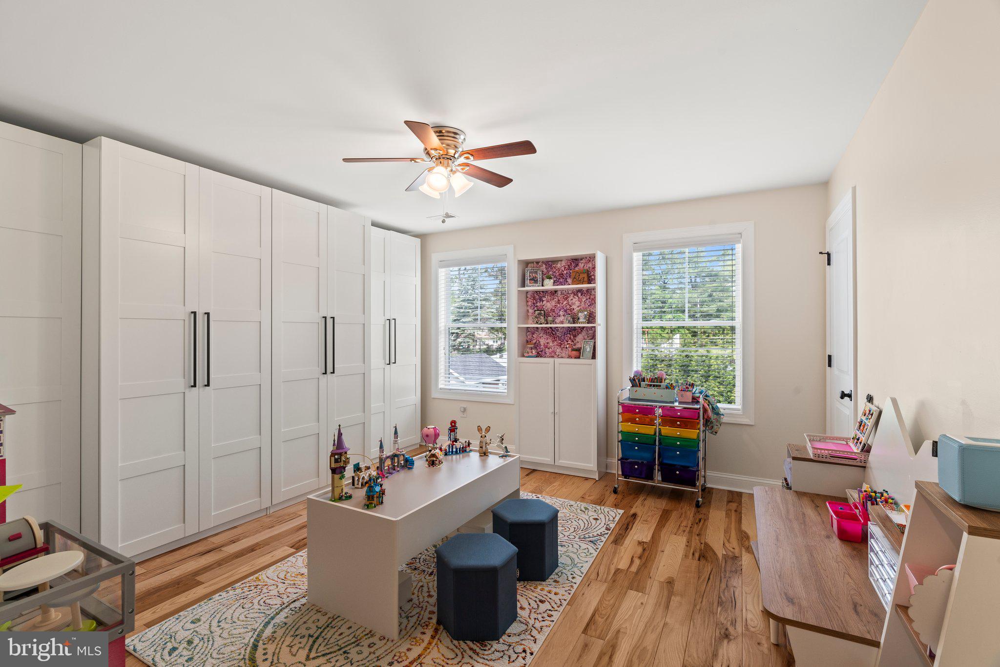 WHITPAIN WOODS - Residential