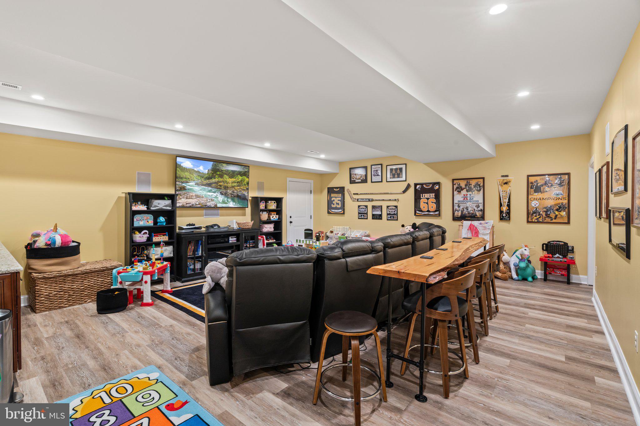 WHITPAIN WOODS - Residential