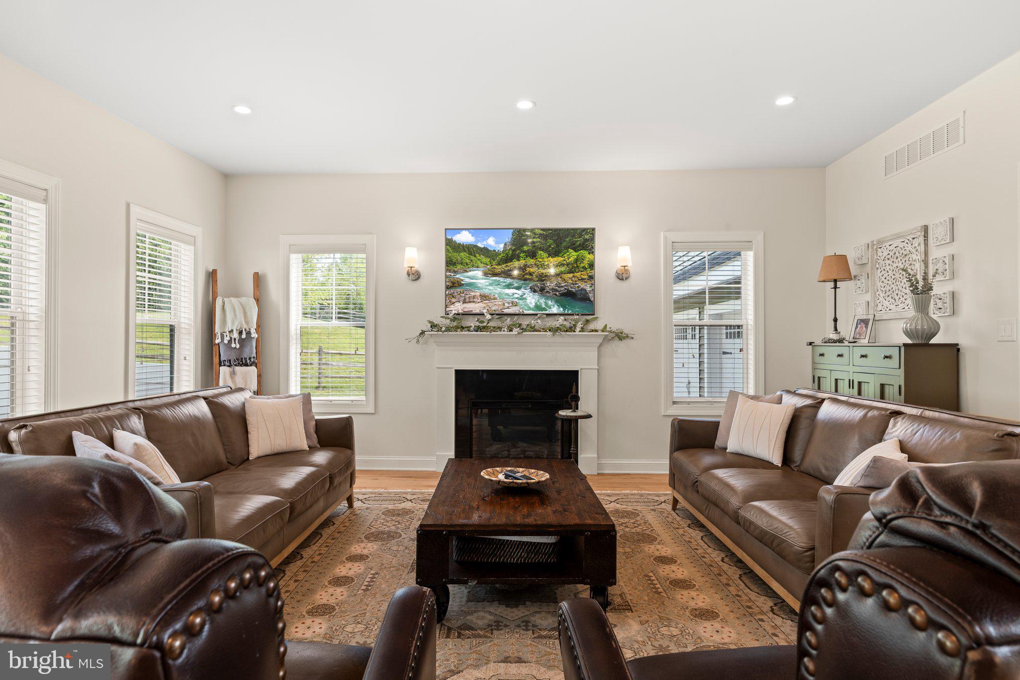 WHITPAIN WOODS - Residential