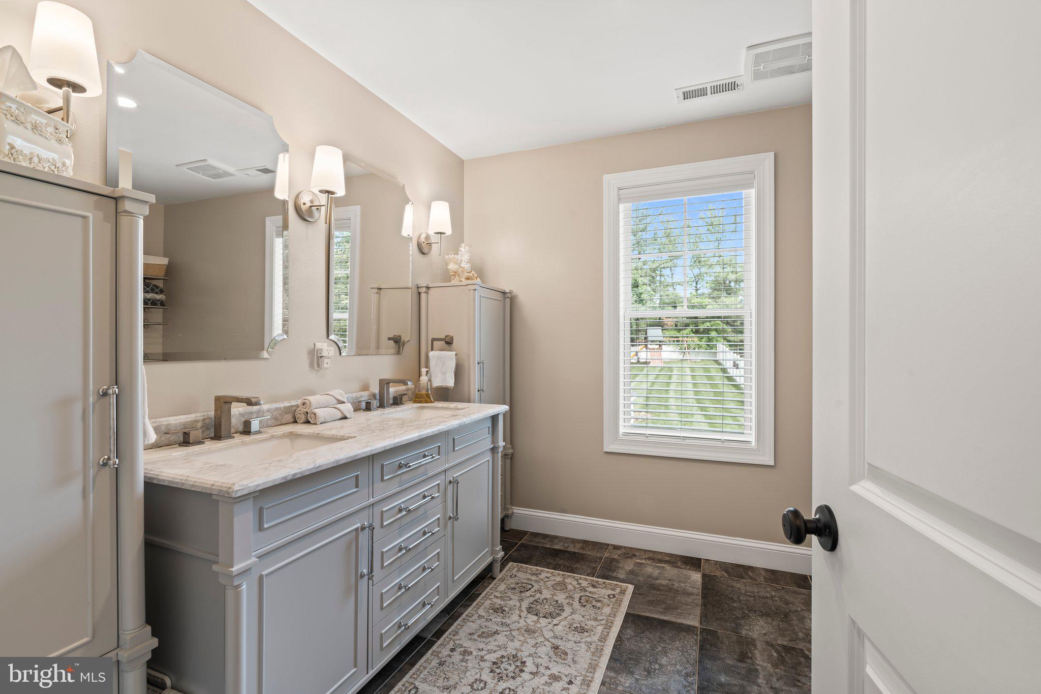 WHITPAIN WOODS - Residential